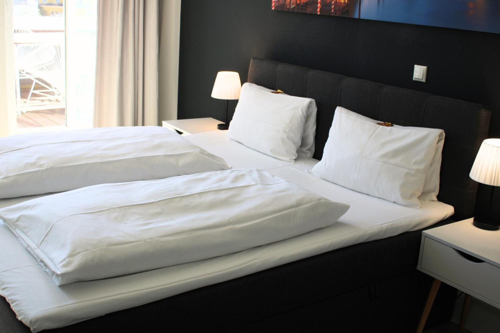 Hotel Adler & Eventlocation Gmbh Itzehoe Esterno foto
