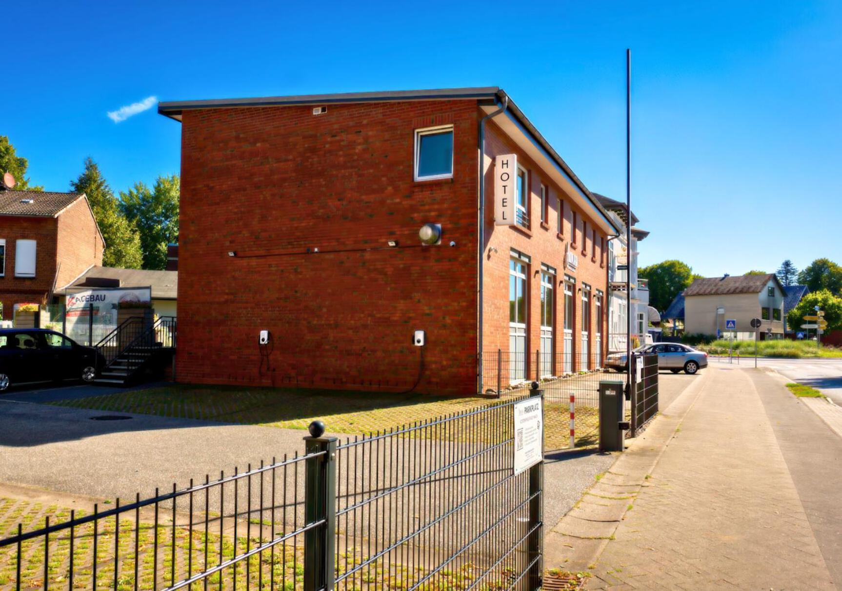 Hotel Adler & Eventlocation Gmbh Itzehoe Esterno foto