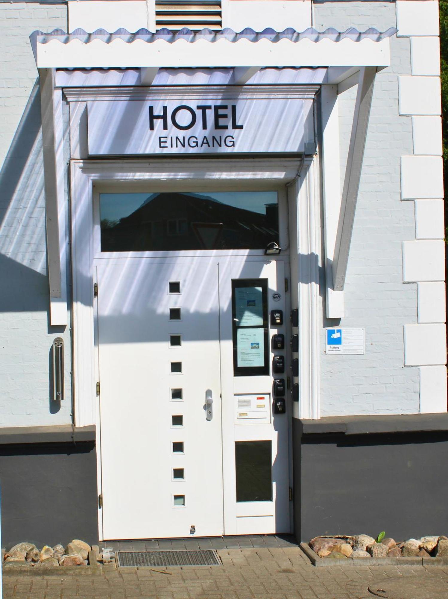 Hotel Adler & Eventlocation Gmbh Itzehoe Esterno foto